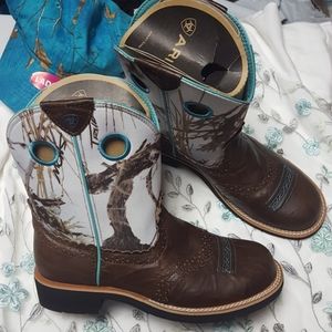 NWT Women's Ariat fatbaby teal camo boots sz 8.5.